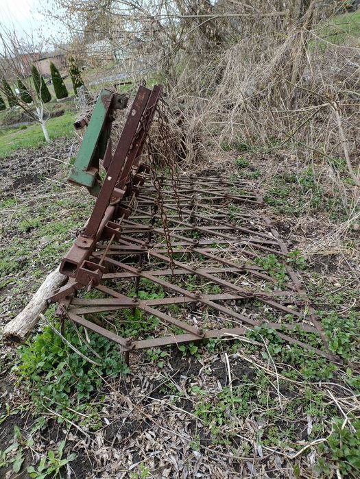 Навесні борони на трактор.