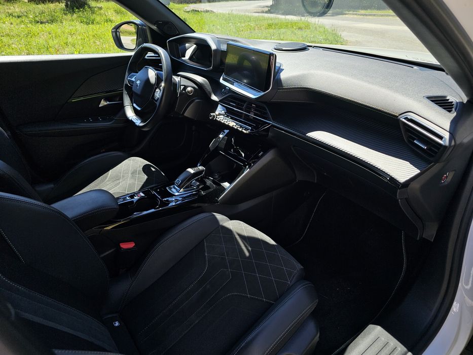 Peugeot 2008 1.2 155cv GT