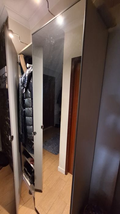 Vendo roupeiro de 2 portas