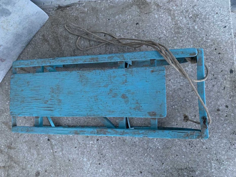 Старі, радянські санчата, санки