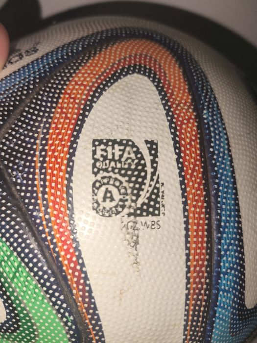 Piłka Adidas Brazuca Meczowa