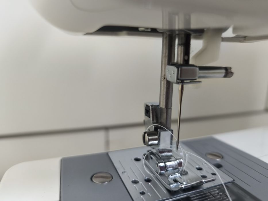 Máquina de costura Brother RL 425 braço livre