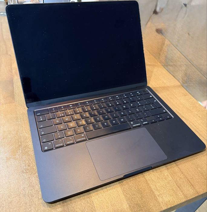 MacBook Air 13” (Apple M3, 8GB RAM) – 2024