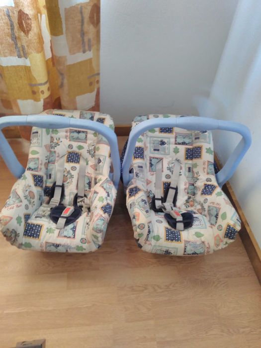 Cadeirinhas de bebe de acordo com DGS para automóvel (2 Gémeos)