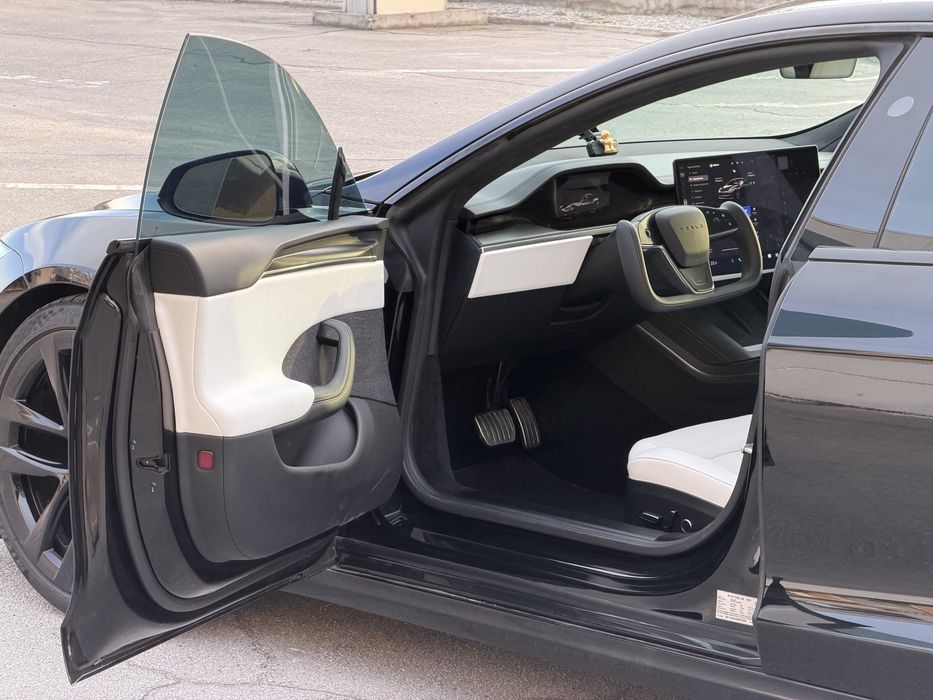 TESLA PLAID 2024 1033 к.с.