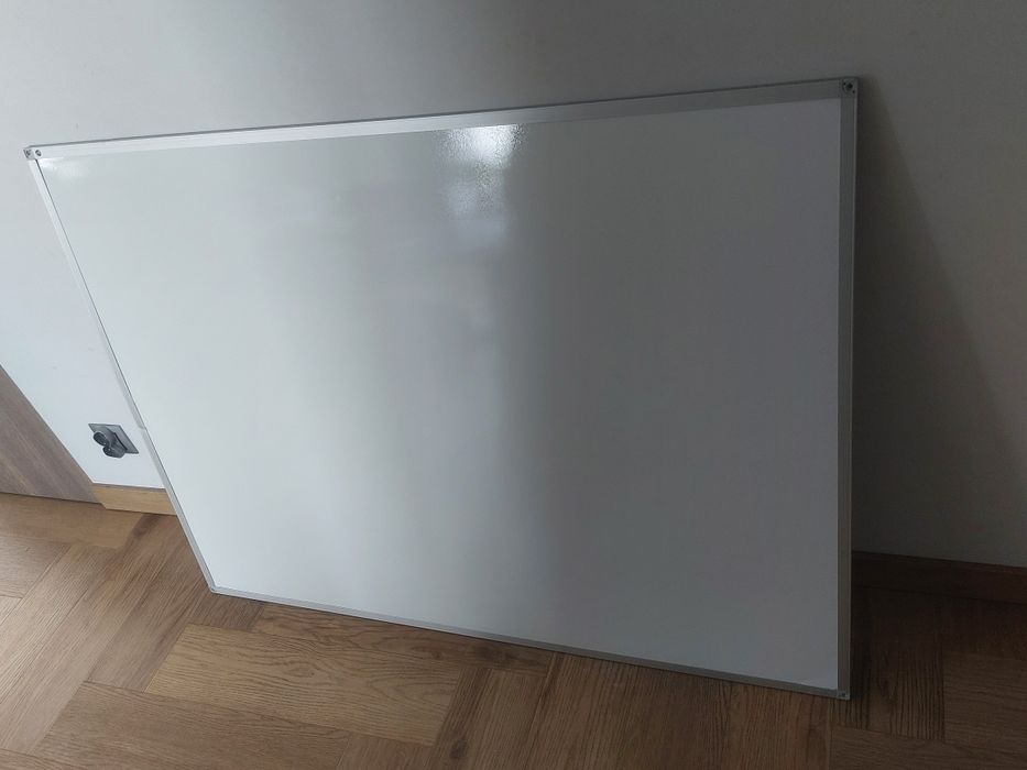 Tablica magnetyczna suchościeralna 90 × 120 cm w aluminiowej ramie