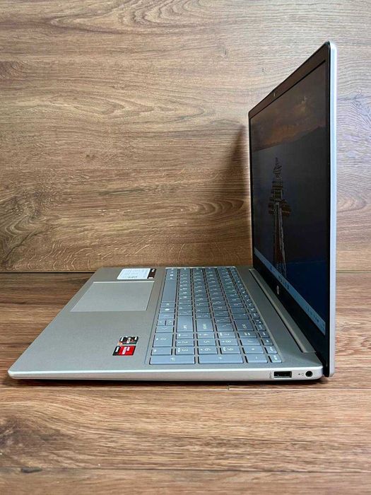 HP Laptop 15-fc0\Ryzen 7 7730U\16GB DDR4\NVMe SSD 512GB