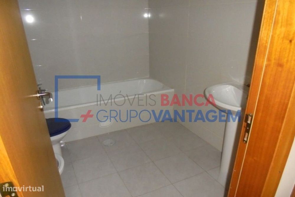 Apartamento T2 com varanda em Canelas, V.N.Gaia