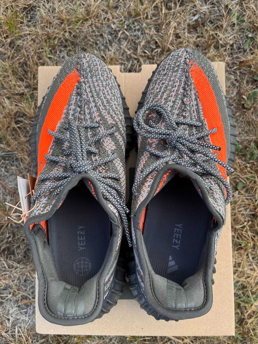 Yeezy Boost 350 V2 "Carbon Beluga" 43 1/3
