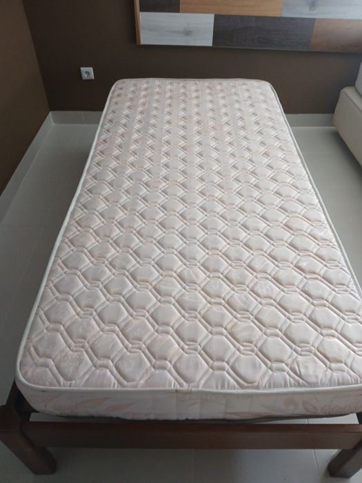 Cama  de solteiro + colchão  + estrado