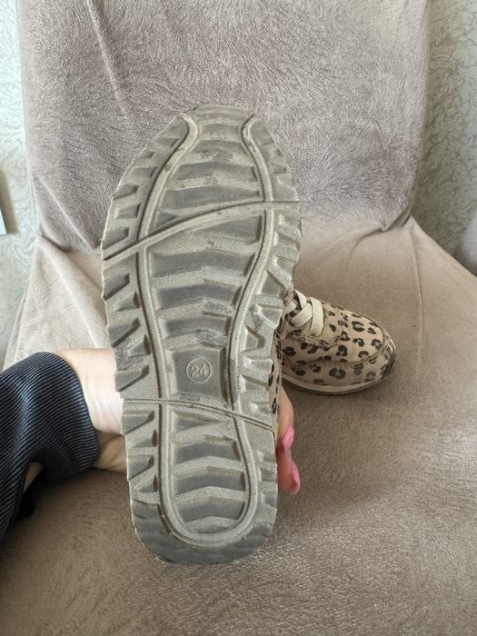 Набір шапка снуд і кросівки