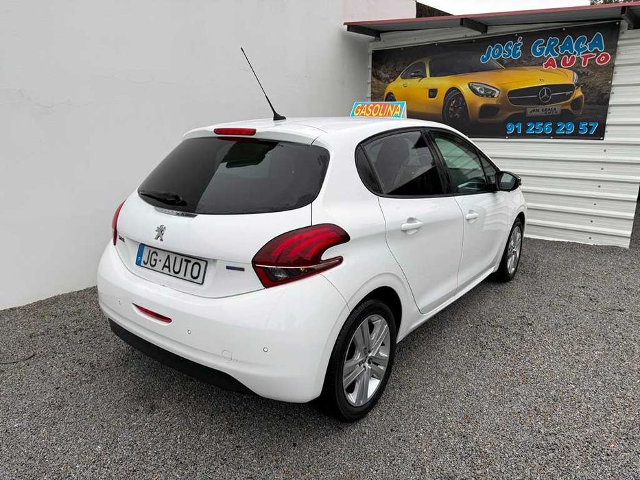 Peugeot 208 1.2VTi 82Cv Style 70.000Km 12/2015