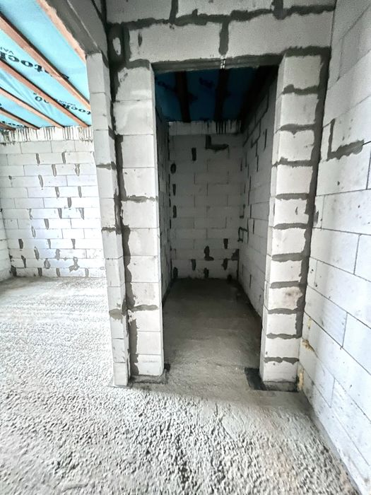 Продаю побудований одноповерховий дім  з власною ділянкою 4,5 сот. Планування супер. Газ по вулиці. Власник