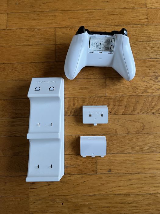 XBOX One S 1TB Gitara Guitar Hero plus gry