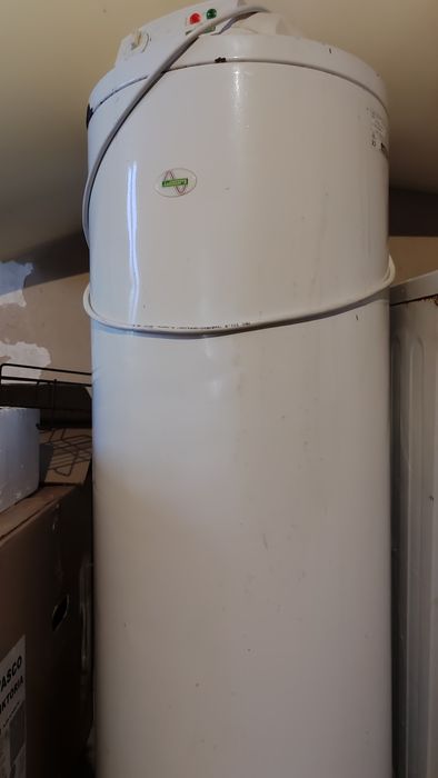 Продам бойлер 100 литров