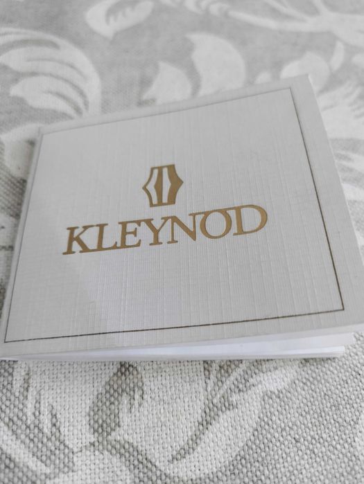 Наручные часы с логотипом БЮТ