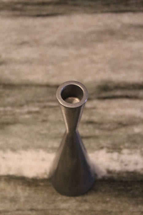 Castiçal Götta vintage Ikea. Design de Erika Pekkari.