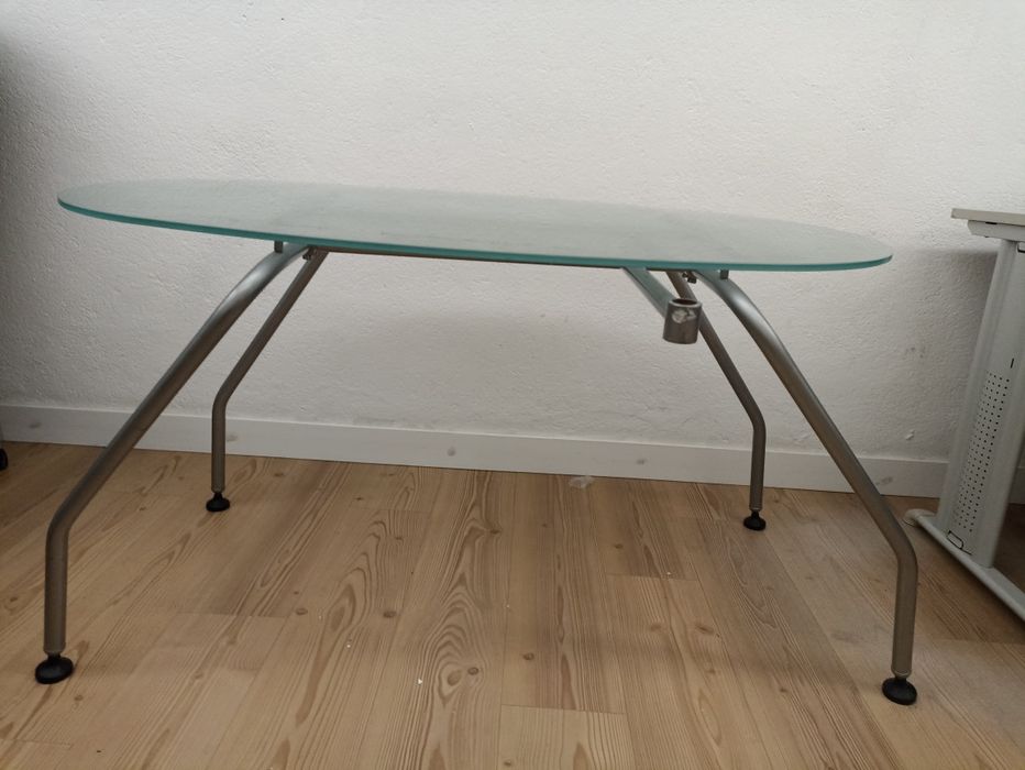 Mesa de vidro com design