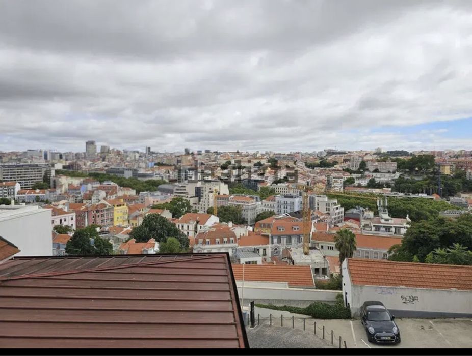 Arrendo T5 com 250m2 para habitação ou comércio, no Príncipe Real, Lx