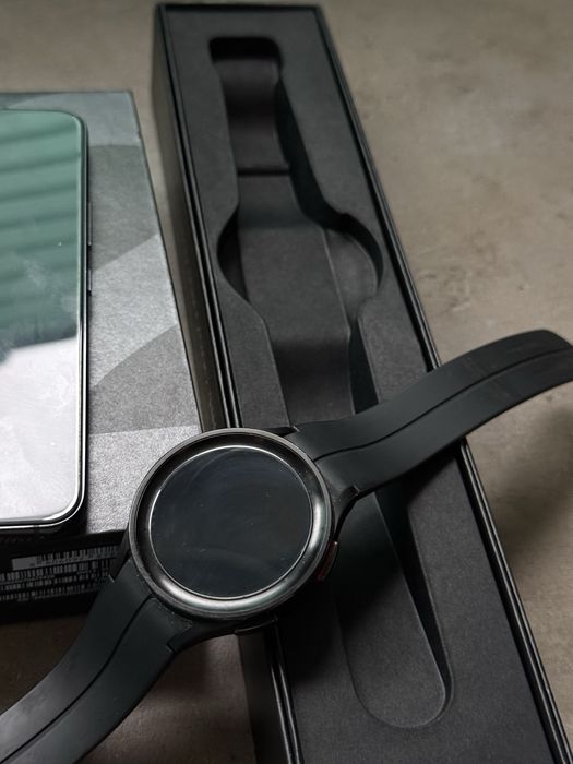 Samsung Galaxy S22 + Galaxy Watch5 Pro