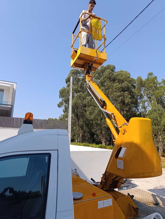 Aluga se Plataforma elevatória, Barquinha elevatória, mini giratória Renault Master