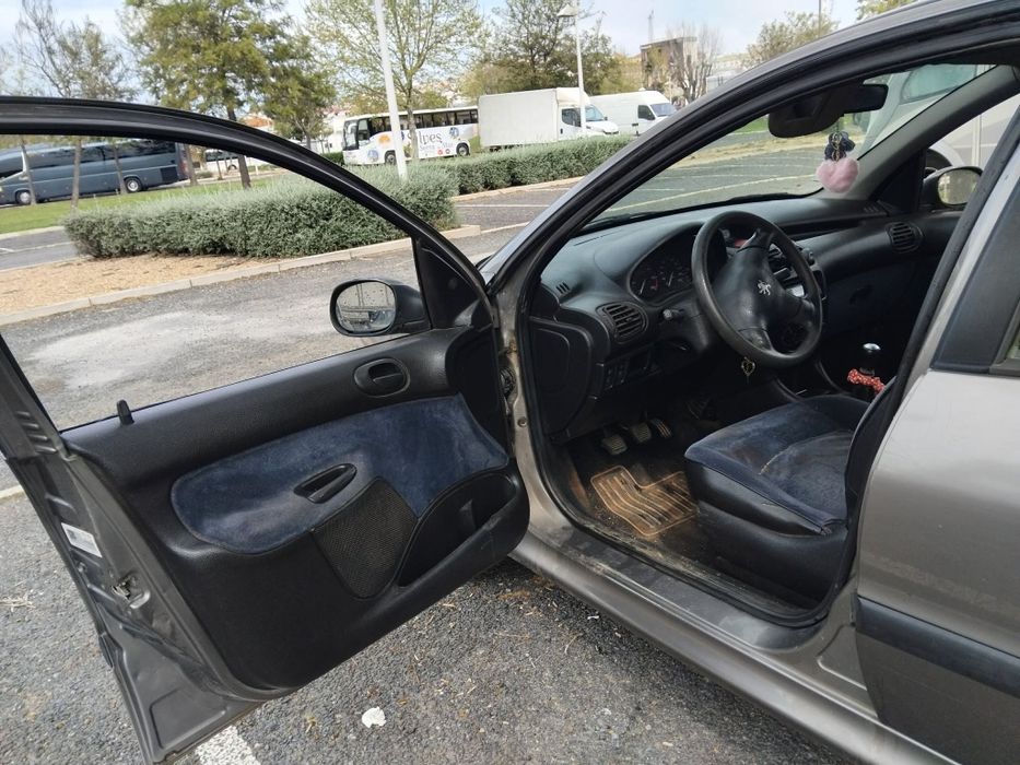 Peugeot 206 ,1.9D  5lugares