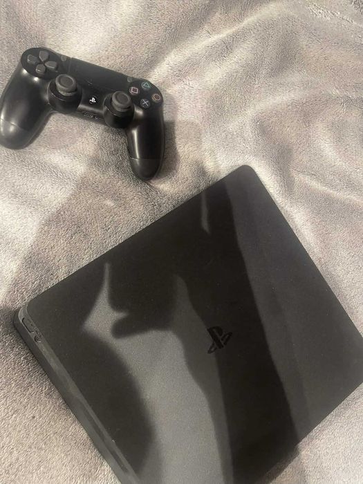 Sprzedam PS4 Slim 500GB
