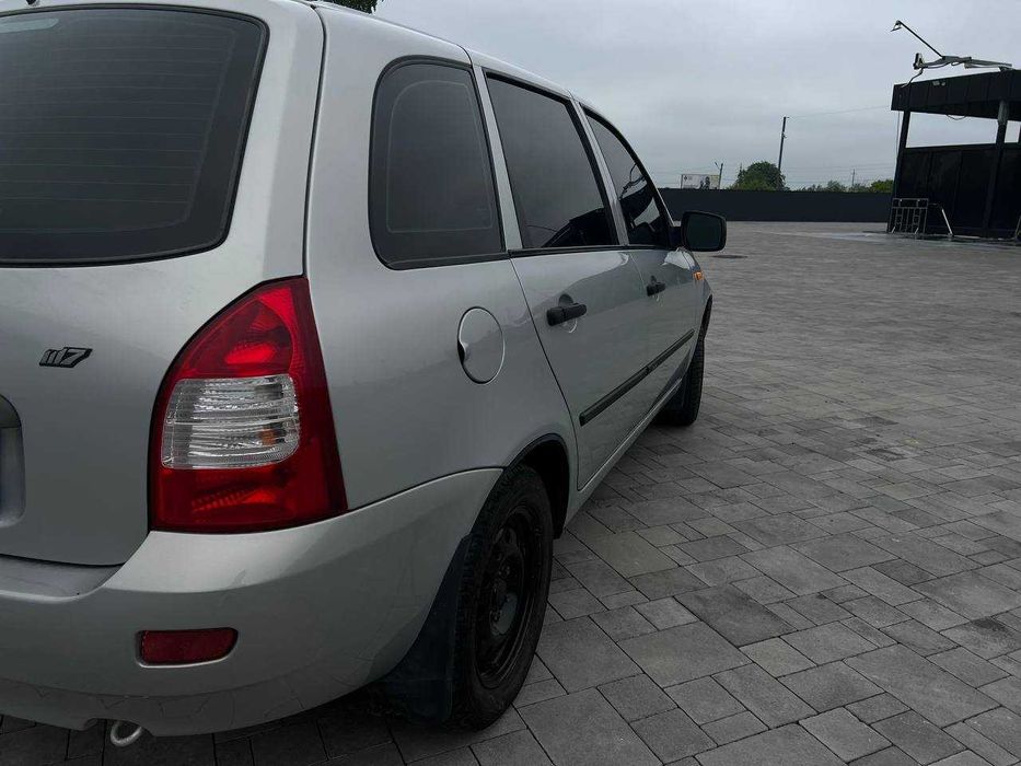 Лада Калина 1117 універсал 2011 рік машина в рідній фарбі не бита