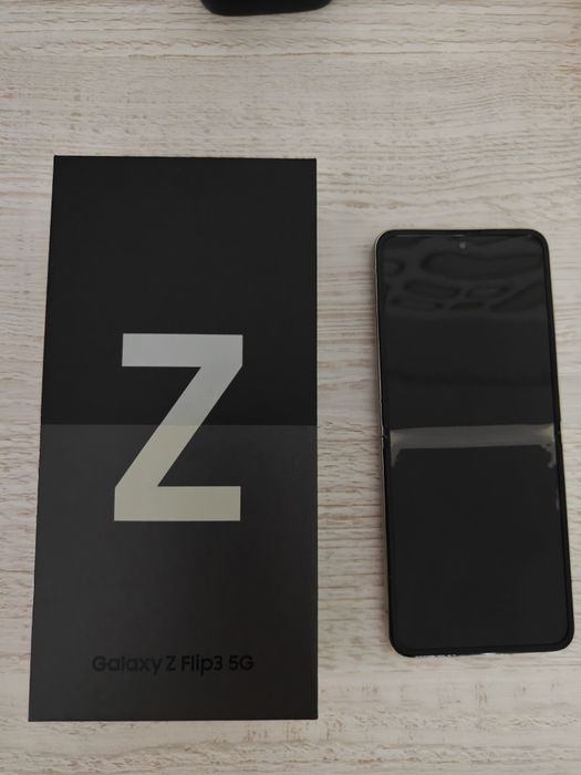 Samsung Galaxy Z Flip 3 5g 128GB 8GB RAM