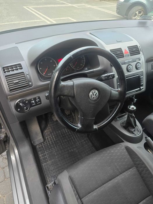Sprzedam rodzinne auto Touran  7 osobowy