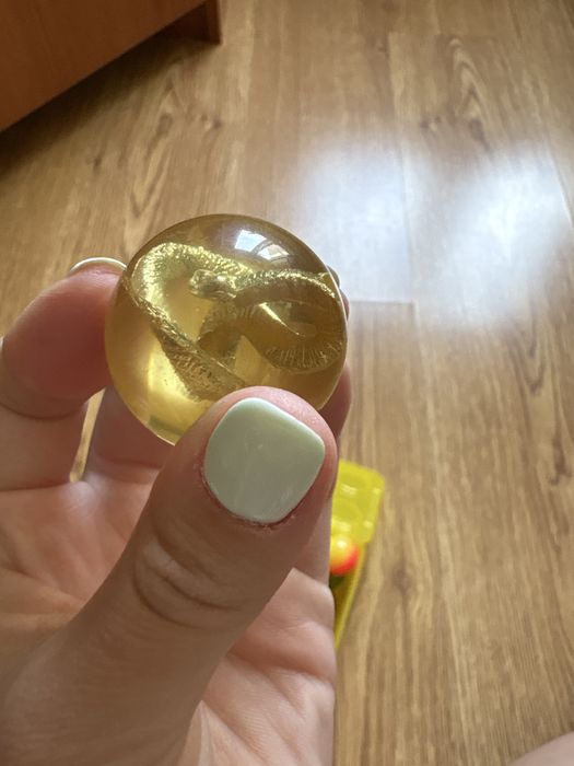 Caixa com 27 bolas pinchonas