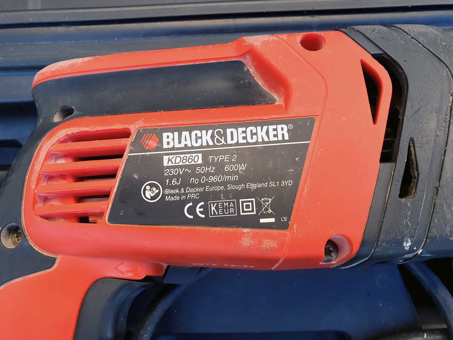 Berbequim / martelo sds Black Decker modelo KD860 com a mala