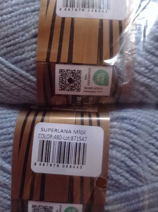 Продам для вязания пряжу.