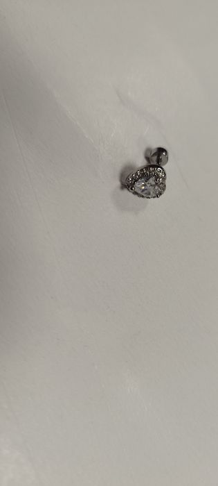 Kolczyk do nosa , ucha PIERCING 1 sztuka serduszko z wkretką