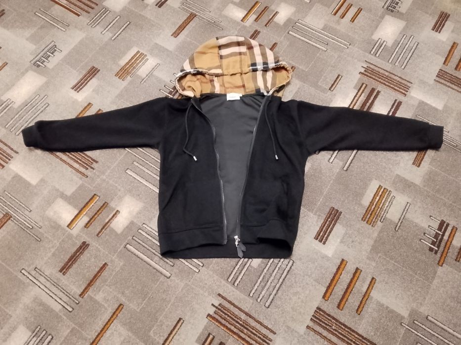 Продам зипку burberry