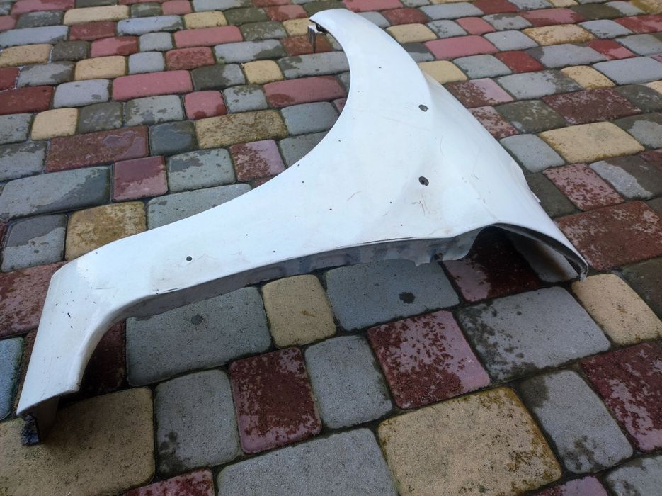 Фієста крило Ліве