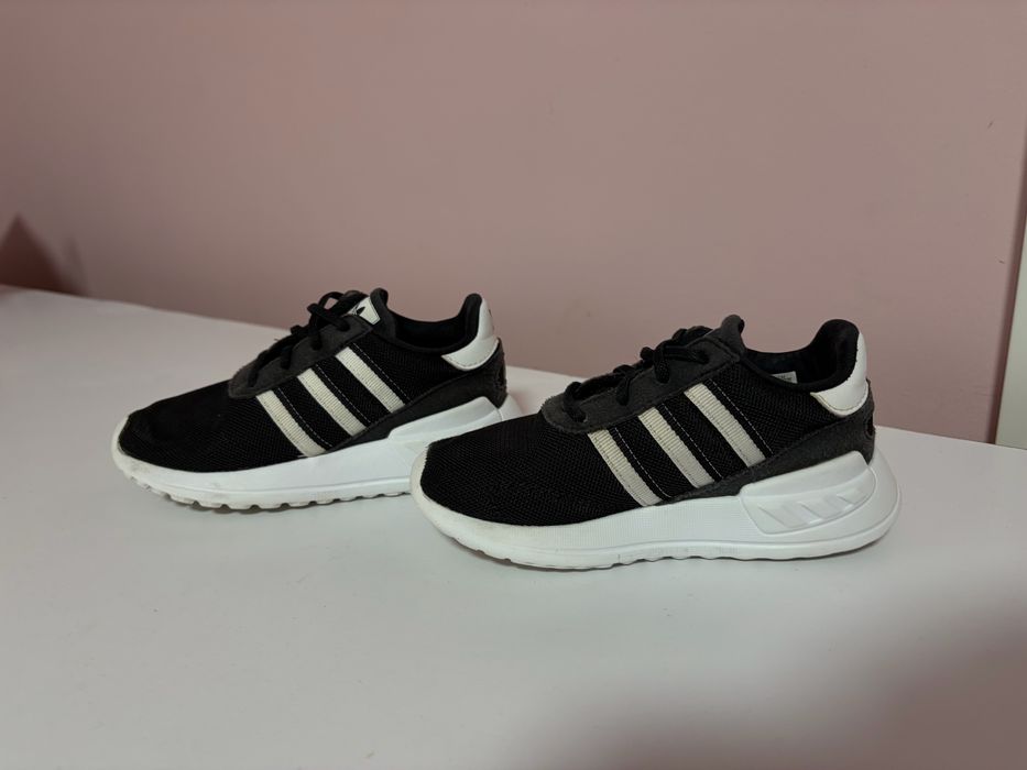 Кросівки adidas 27 розмір