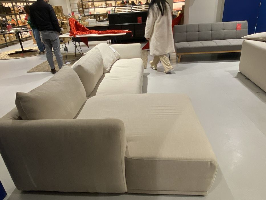 Sofa com chaise com apenas 1 ano de uso