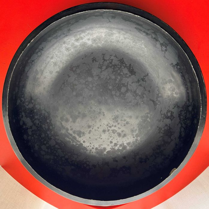 Caixa Jagae em laca preta com incrustações de madrepérola