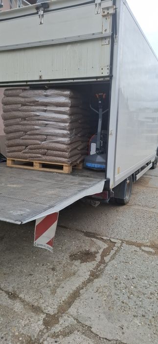 Pellet , Pelet,  brykiet drzewny, transport