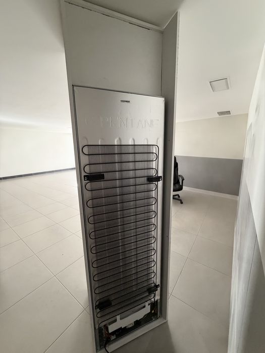 Frigorífico Combinado de Encastre Candy CBL3518F – 264L – Pouco Uso