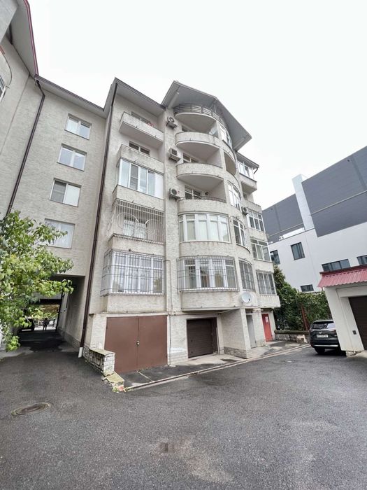 Оренда 1 кімн. Квартири по вул. Єфремова 75