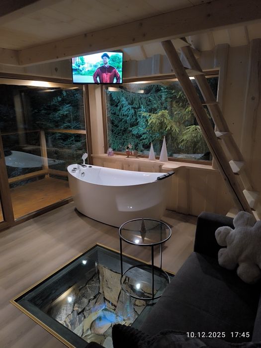 Domek nad wodospadem dla pary