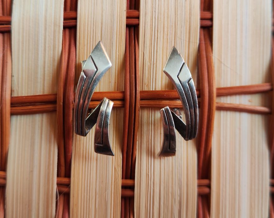 Продам оригінальні срібні сережки