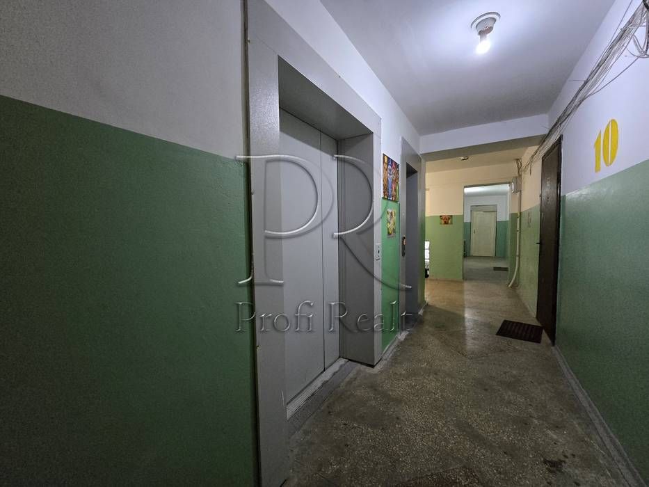 Продаж 1 кімн. квартири біля метро вулиця Юрія Глушка 9А