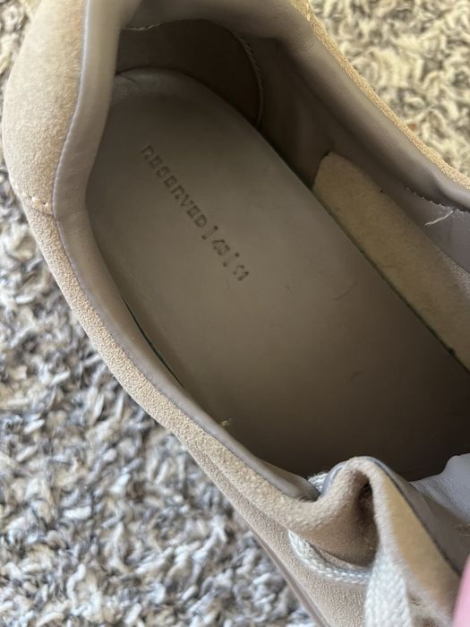 Кросівки Reserved