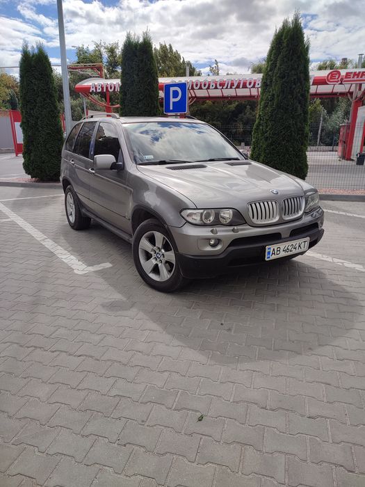 BMW X5. . . . . .