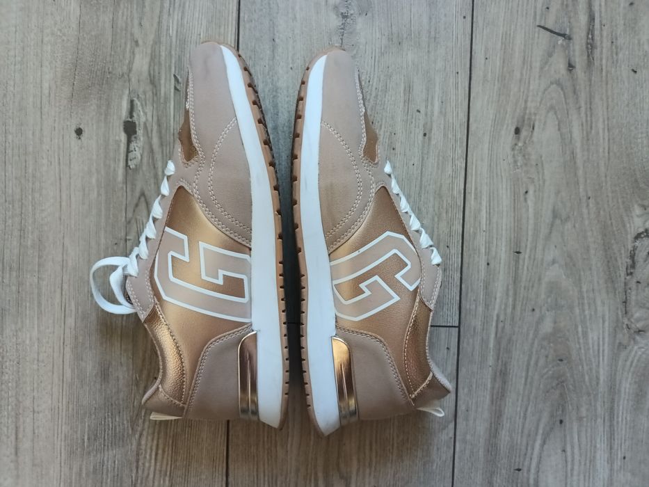 Buty damskie sportowe