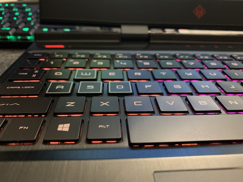Hp OMEN i7-9750h Gtx1660ti 144hz