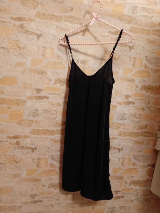 (40/42) (L/XL) Czarna halka pod sukienkę z Londynu